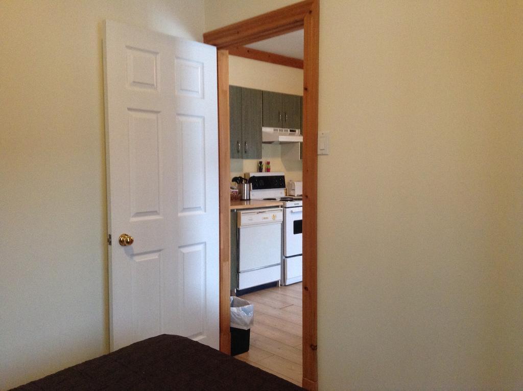 Aux Berges Du St-Maurice Hotel Saint-Jean-des Piles Kamer foto